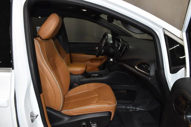 Used 2022 Chrysler Pacifica Pinnacle image 31