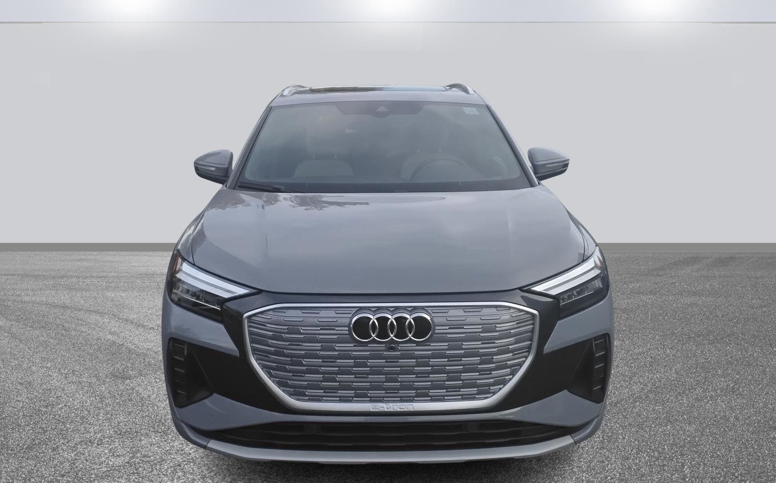 Used 2025 Audi Q4 e-tron Premium image 2