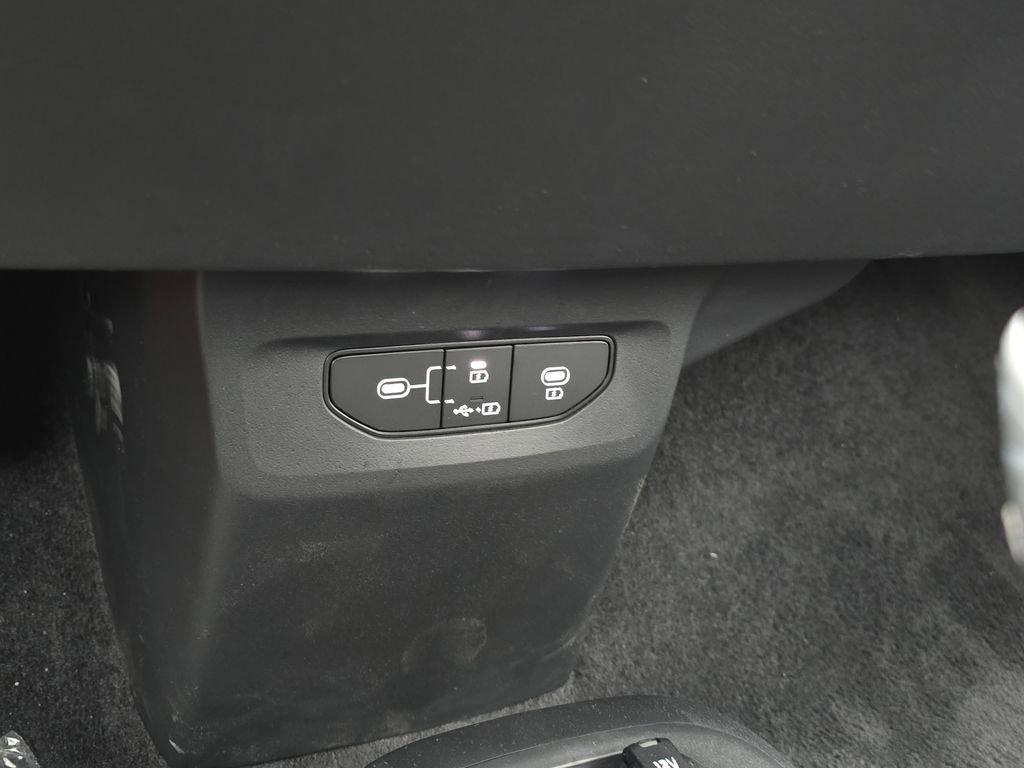New 2025 Kia EV6 Light w/ Light LR Technology Package image 9