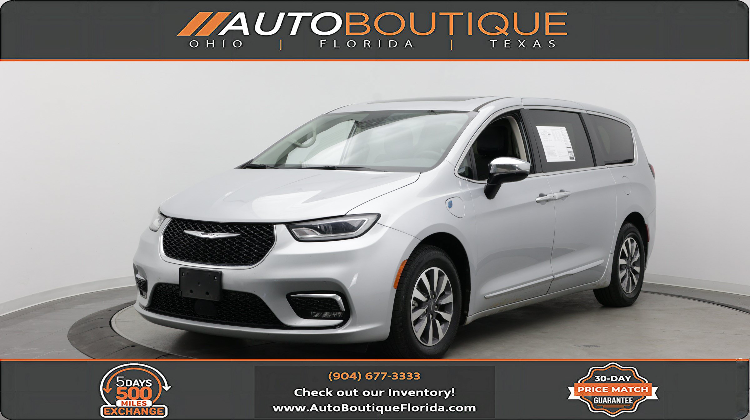 Used 2023 Chrysler Pacifica Limited FWD image 1