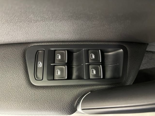 Used 2015 Volkswagen Golf SEL FWD image 28