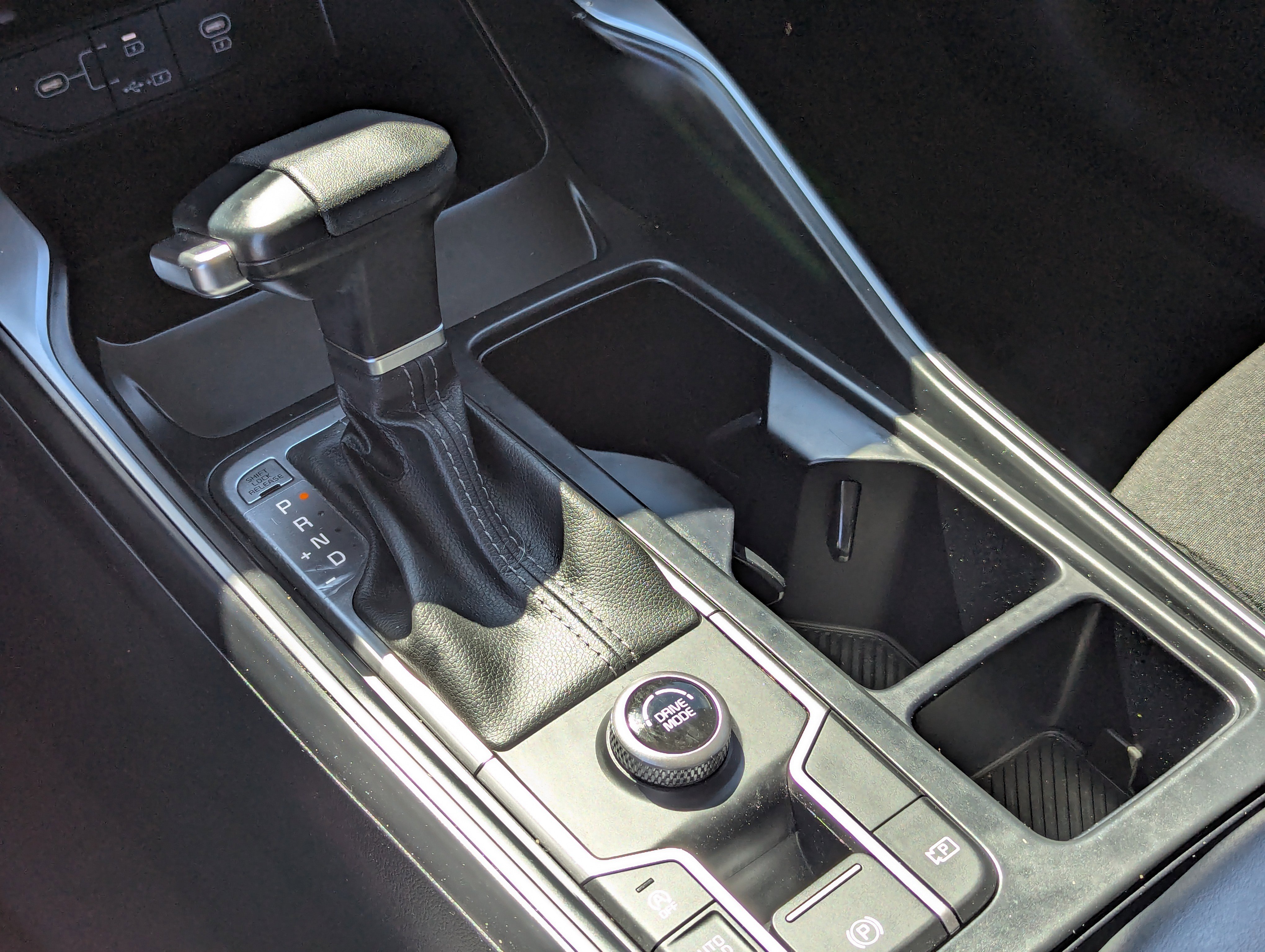 Certified 2025 Kia Sorento LX image 25