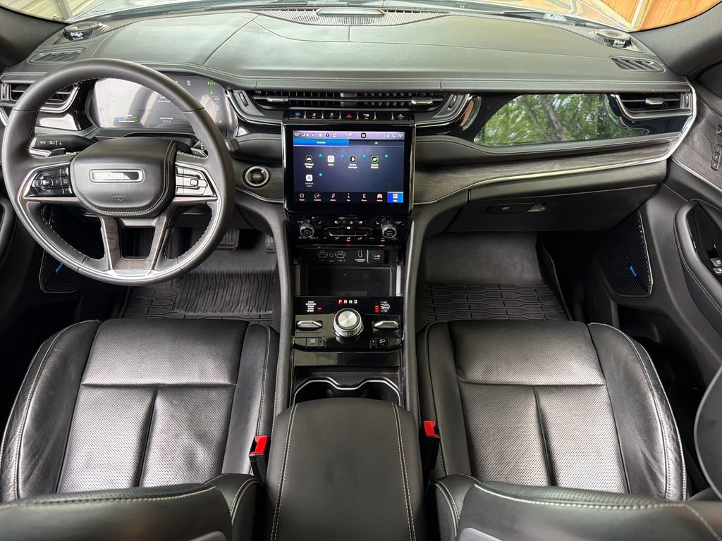 Used 2023 Jeep Grand Cherokee Overland w/ Luxury Tech Group IV image 25