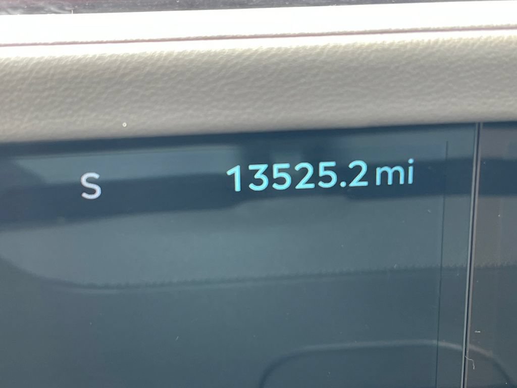 Used 2024 Lincoln Nautilus Premier AWD/4WD image 18