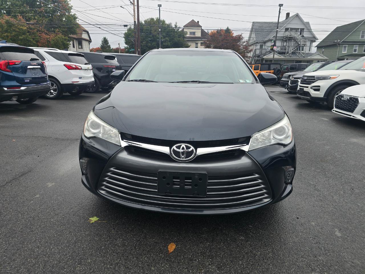 Used 2017 Toyota Camry XLE w/ Moonroof Package FWD image 21