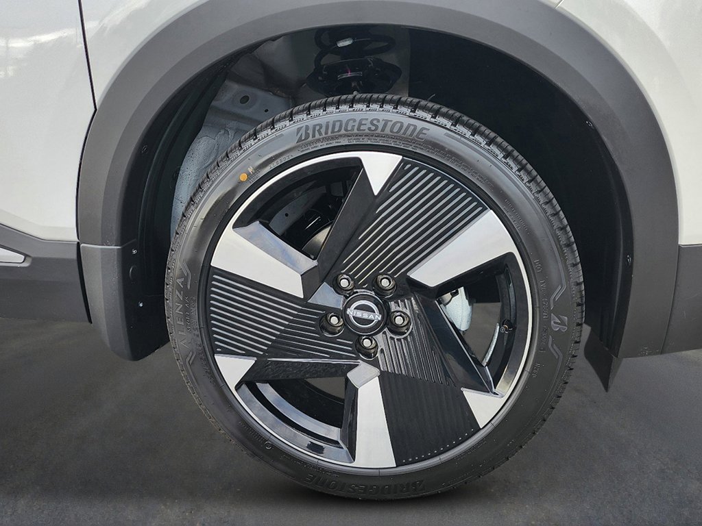 New 2026 Nissan Kicks SR FWD image 6