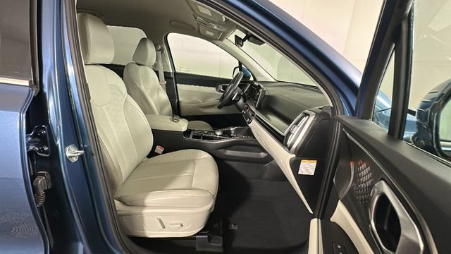 Used 2025 Kia Sorento EX AWD/4WD image 31