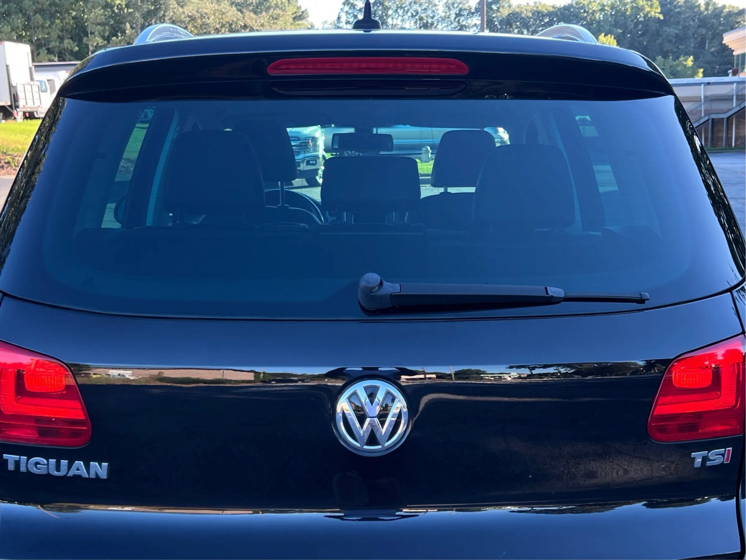 Used 2017 Volkswagen Tiguan Wolfsburg Edition FWD image 50