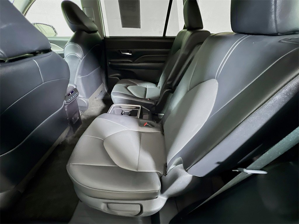 Certified 2025 Toyota Grand Highlander AWD image 21