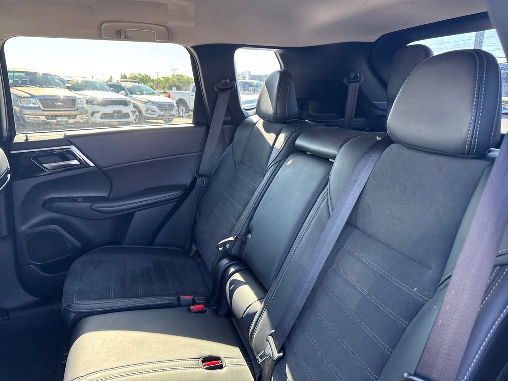 Used 2024 Mitsubishi Outlander SE AWD/4WD image 30