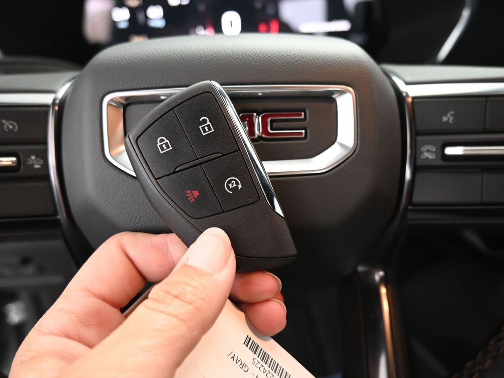 New 2025 GMC Canyon AT4 image 33