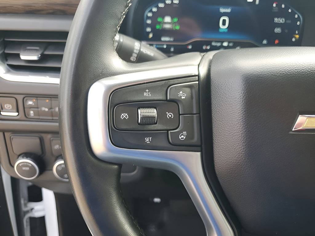 Used 2023 Chevrolet Suburban Premier image 34