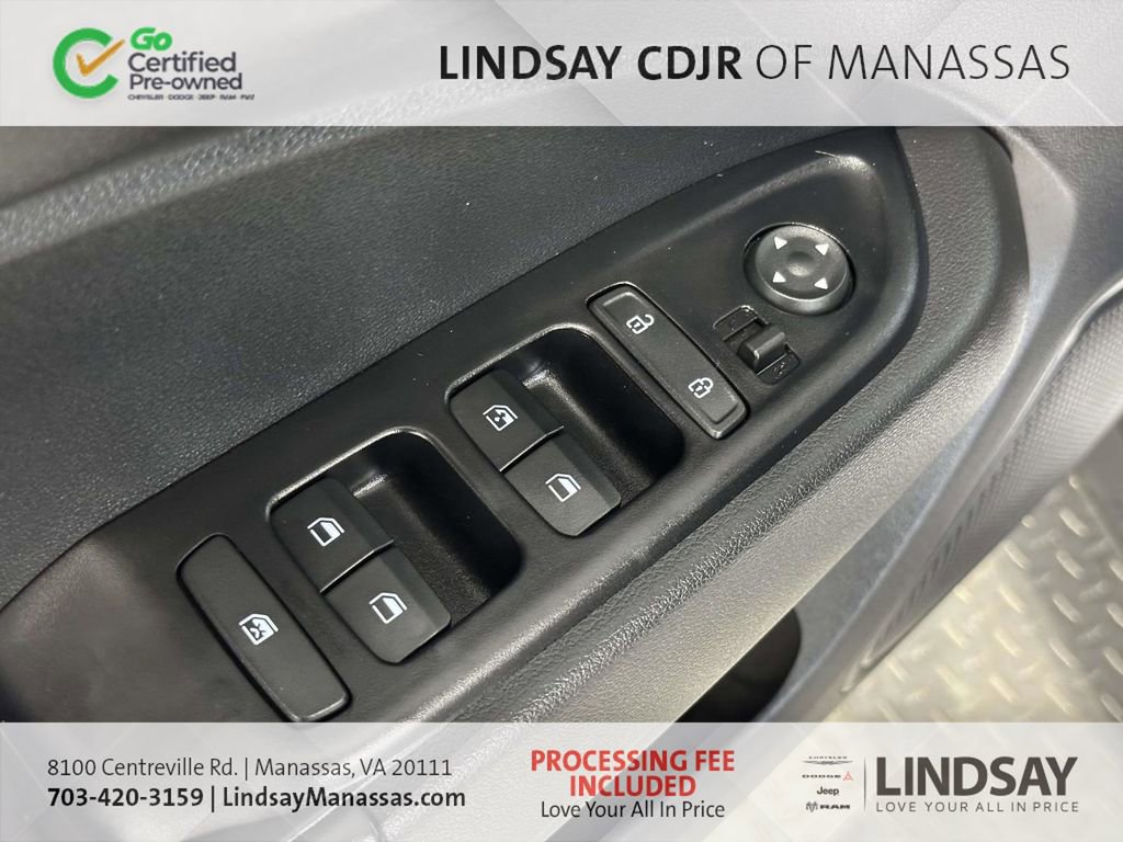 Used 2023 Hyundai Venue Limited image 33