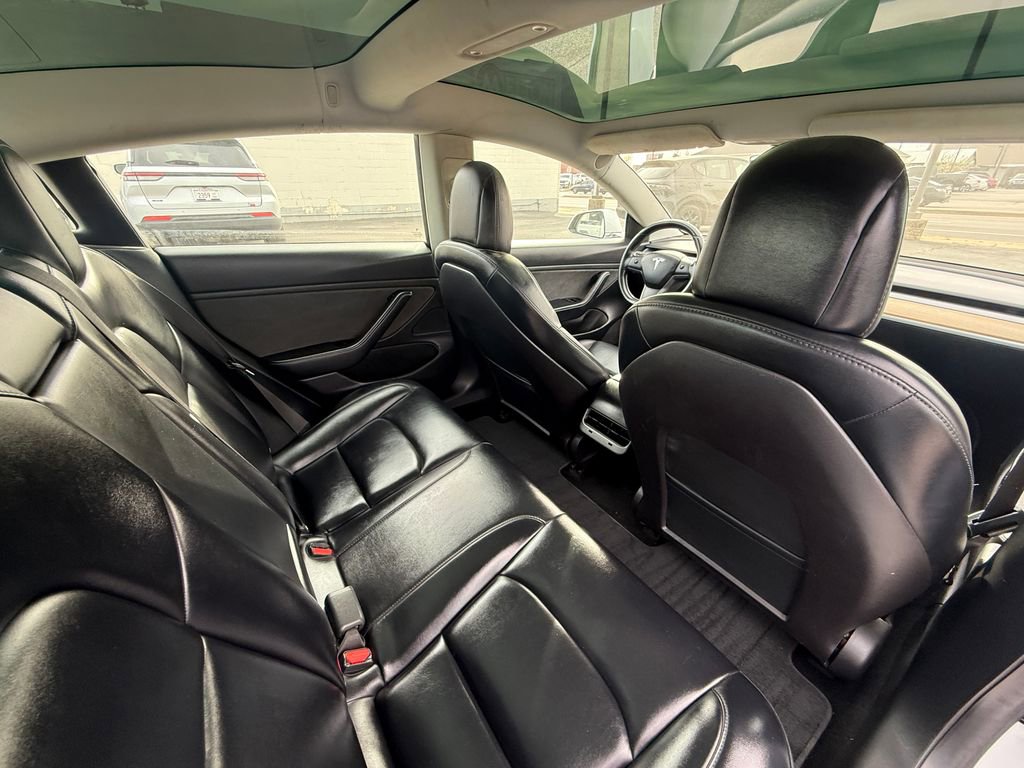 Used 2019 Tesla Model 3 Standard Range Plus image 12
