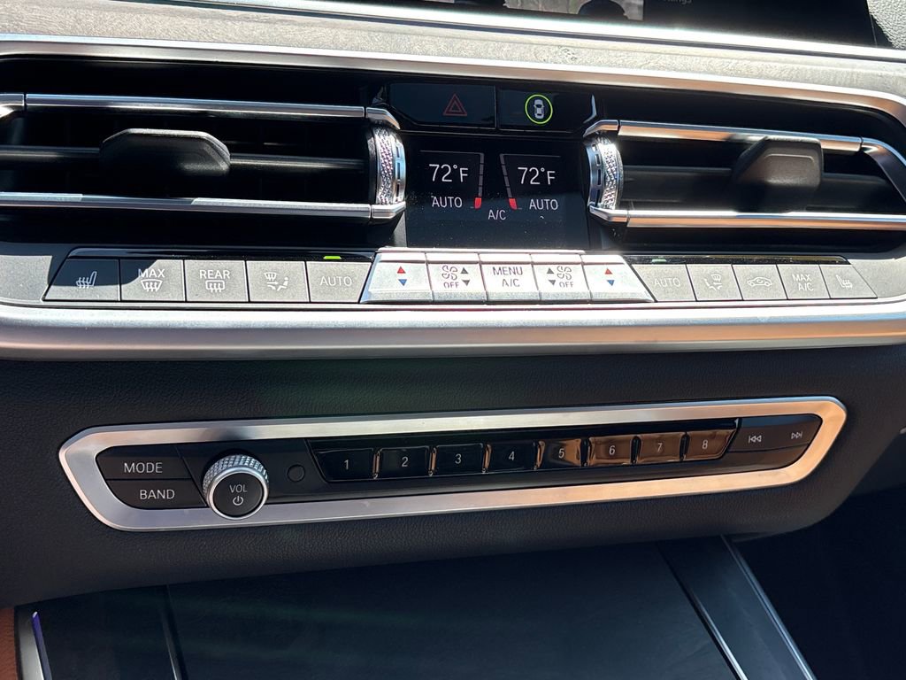 Used 2022 BMW X5 xDrive40i w/ Premium Package AWD/4WD image 32