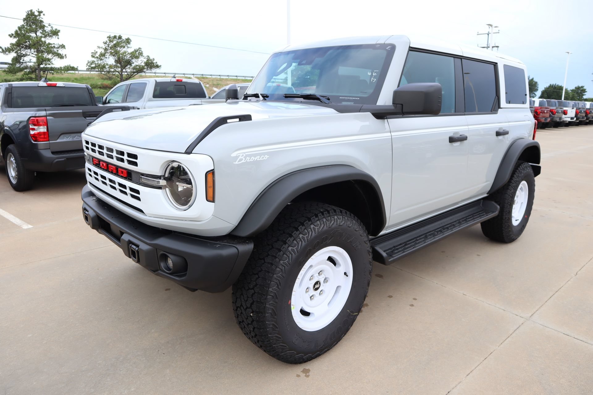 New 2026 Ford Bronco Heritage Edition AWD/4WD image 11