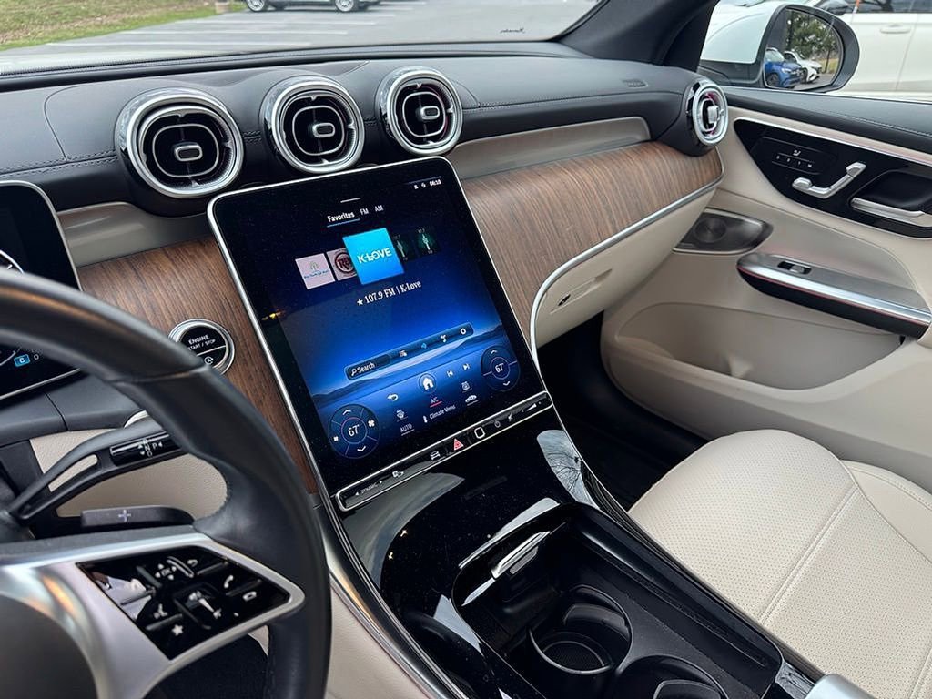 Used 2023 Mercedes-Benz GLC 300 4MATIC image 17