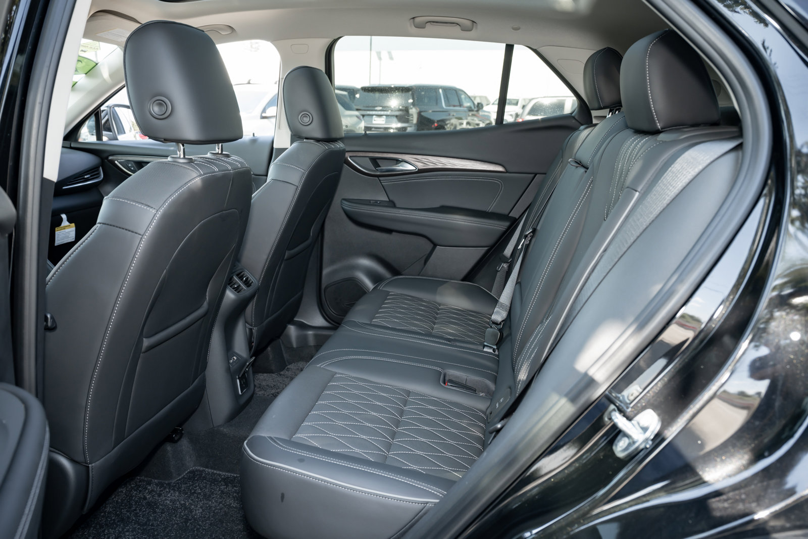 Used 2023 Buick Envision Avenir image 41