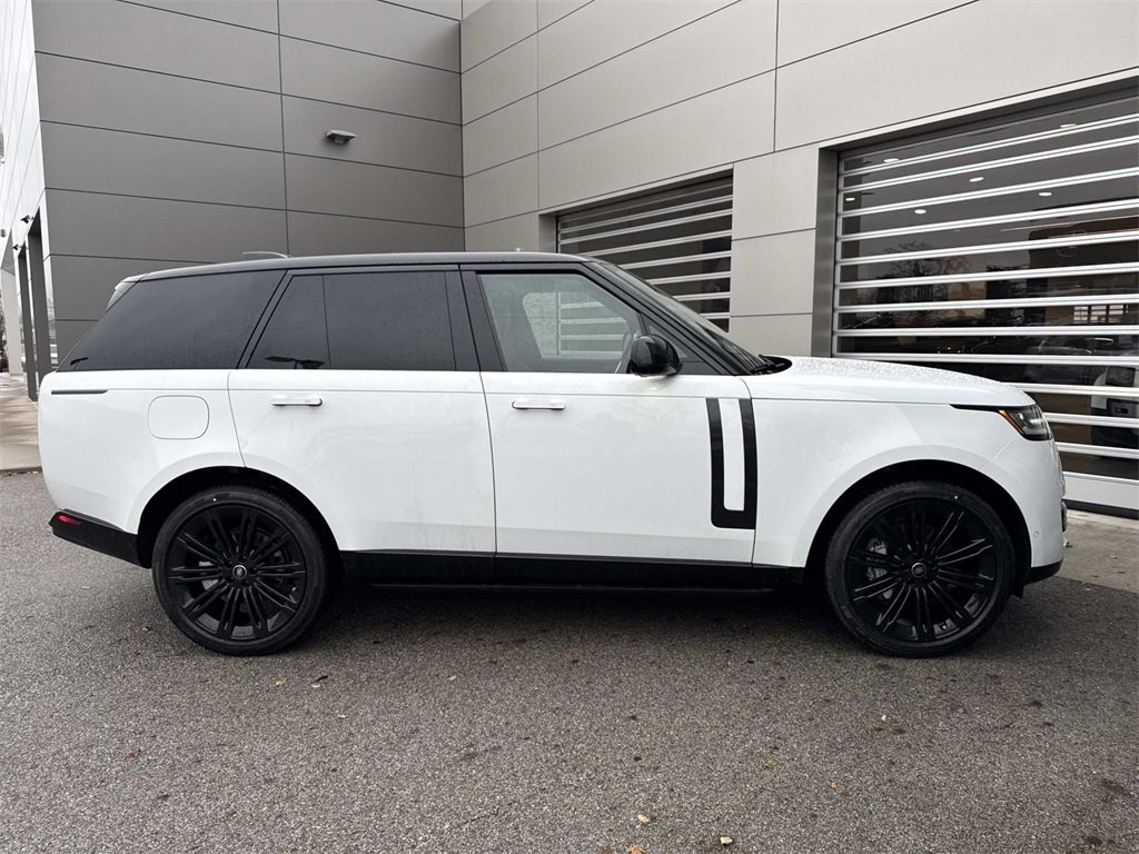 New 2025 Land Rover Range Rover SE image 9