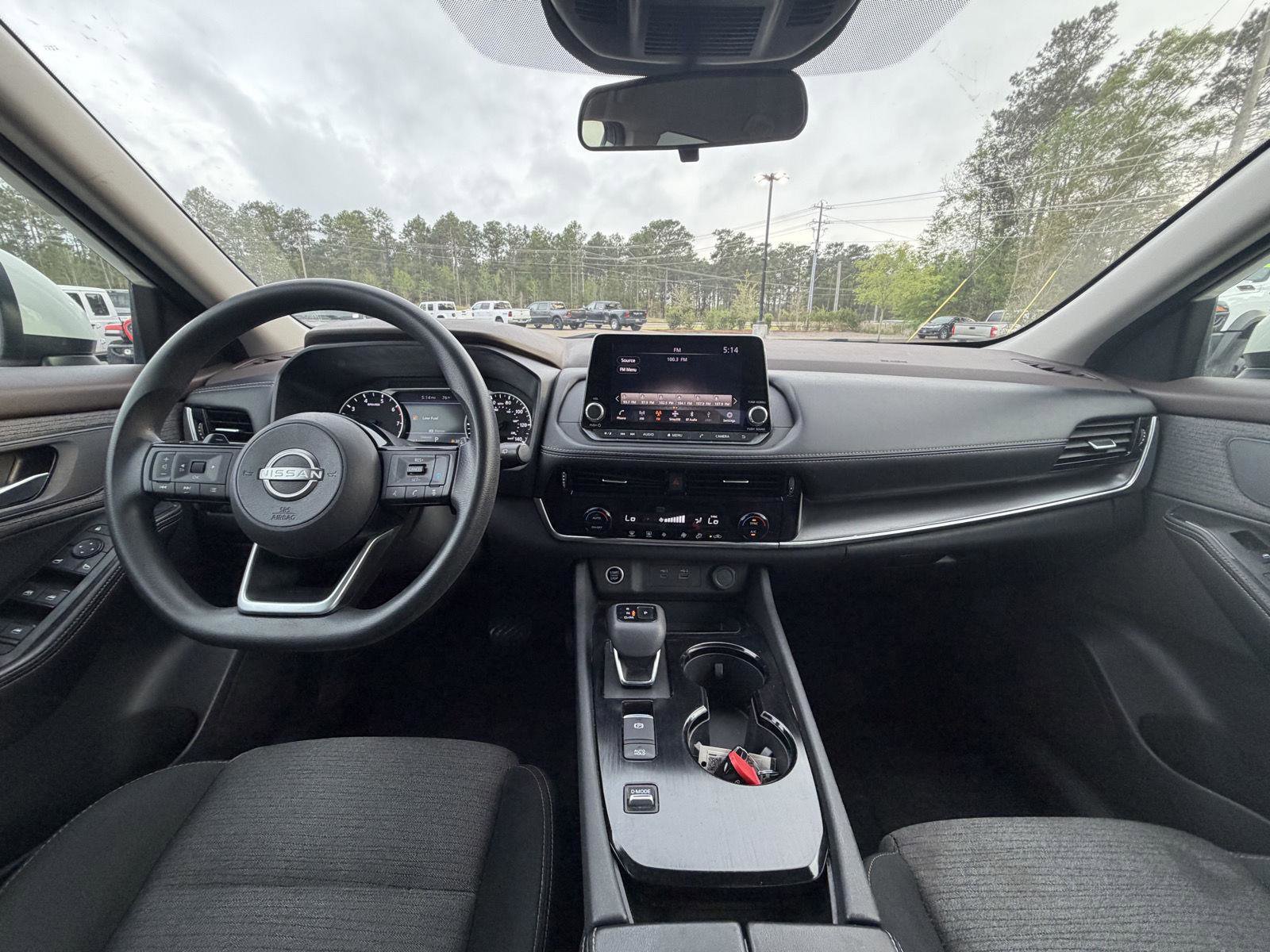 Used 2022 Nissan Rogue SV image 7