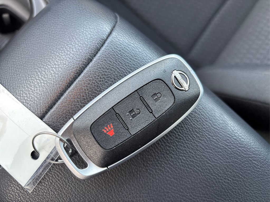 Used 2025 Nissan Kicks S image 34