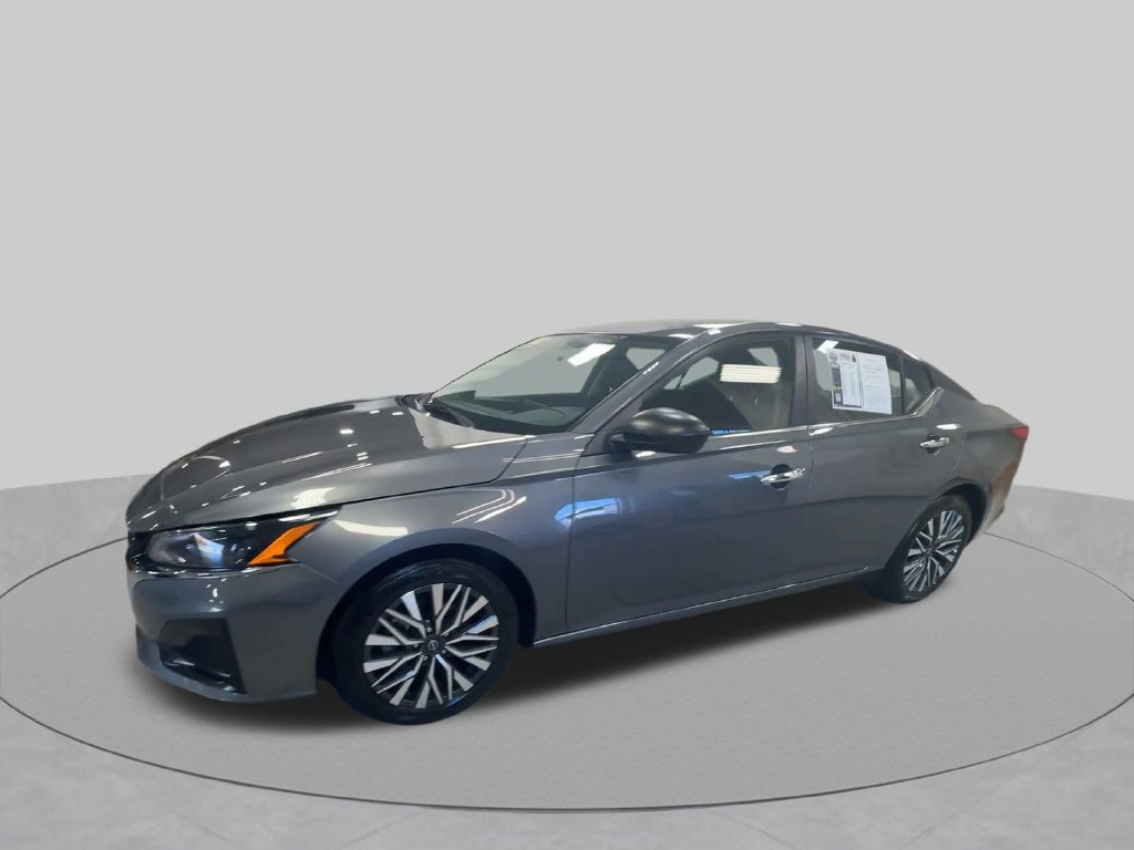 Used 2025 Nissan Altima 2.5 SV FWD image 6