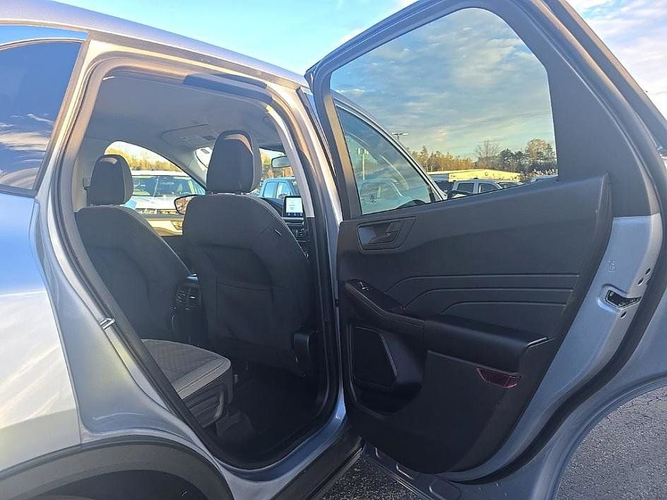 Used 2022 Ford Escape SE w/ Convenience Package image 31