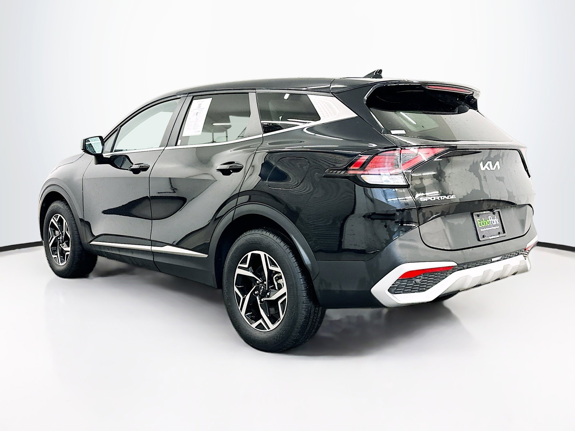 Used 2025 Kia Sportage LX image 5