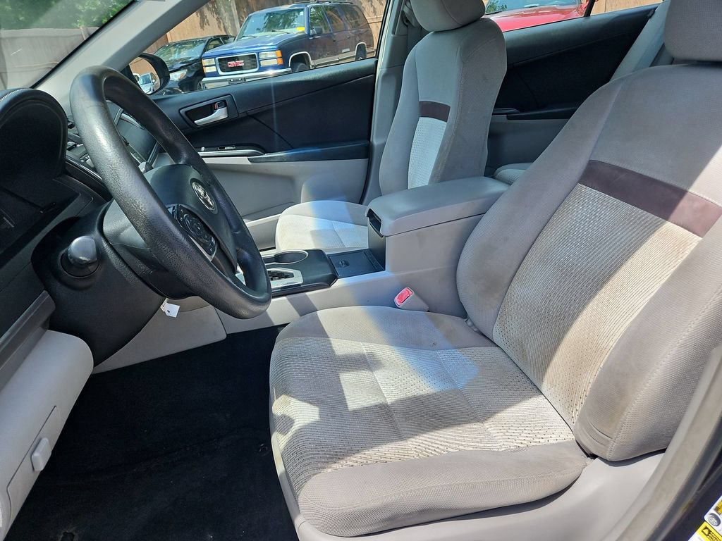Used 2012 Toyota Camry LE FWD image 18