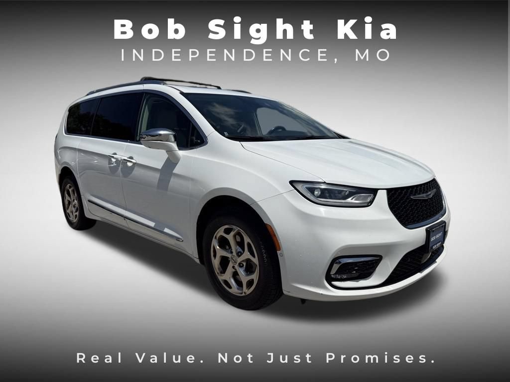Used 2021 Chrysler Pacifica Limited w/ Premium & Safety Sphere Group AWD/4WD image 12