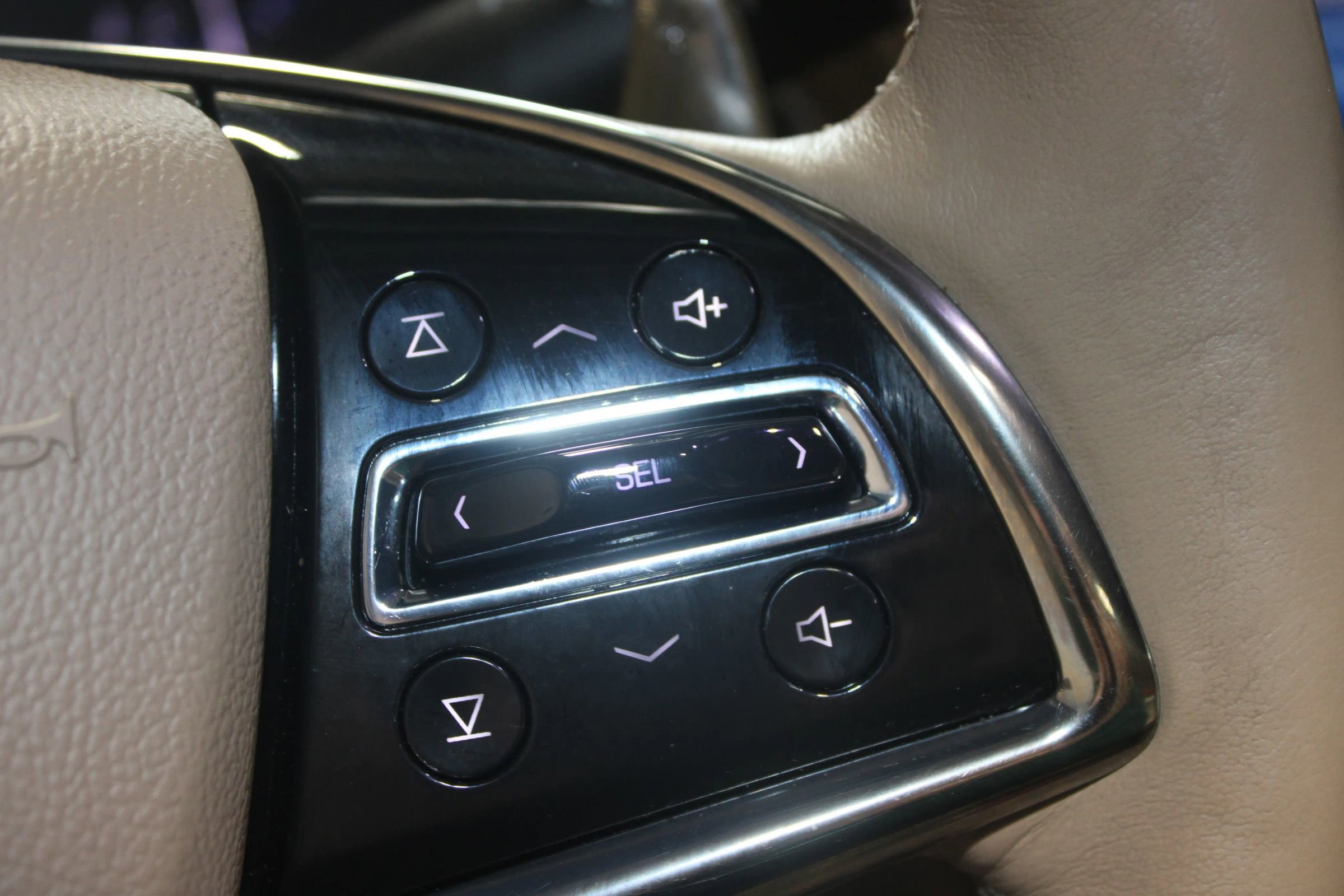 Used 2014 Cadillac CTS Luxury RWD image 13