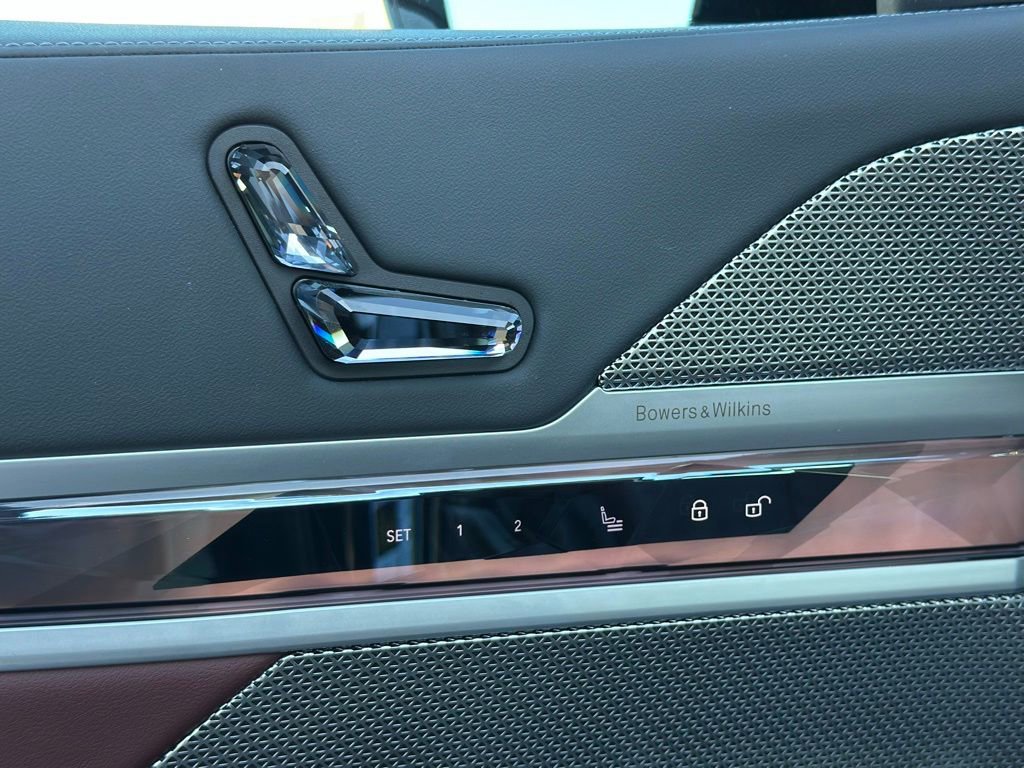 Certified 2023 BMW 760i xDrive image 21