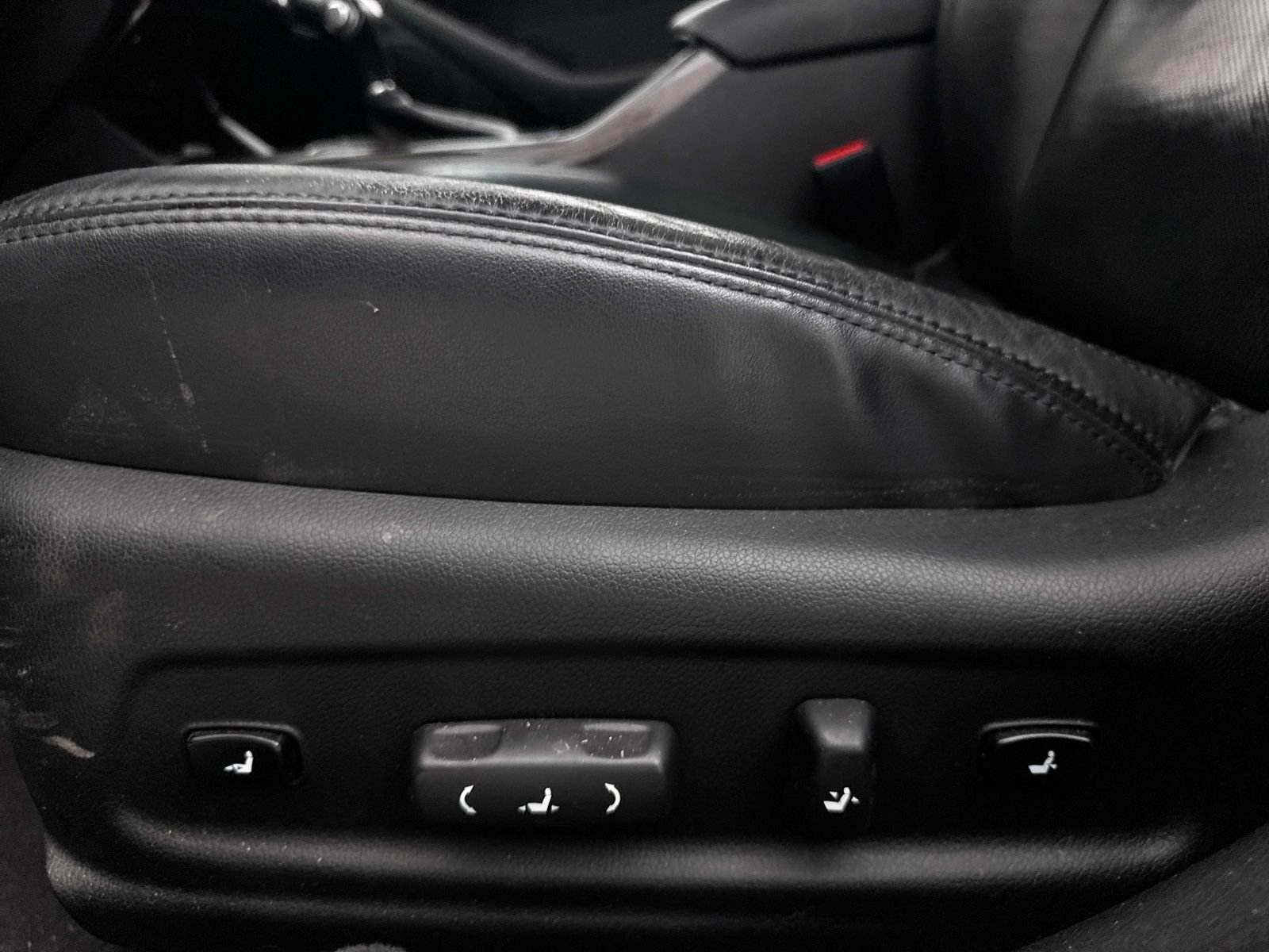 Used 2014 Kia Cadenza Premium w/ Luxury Package FWD image 22