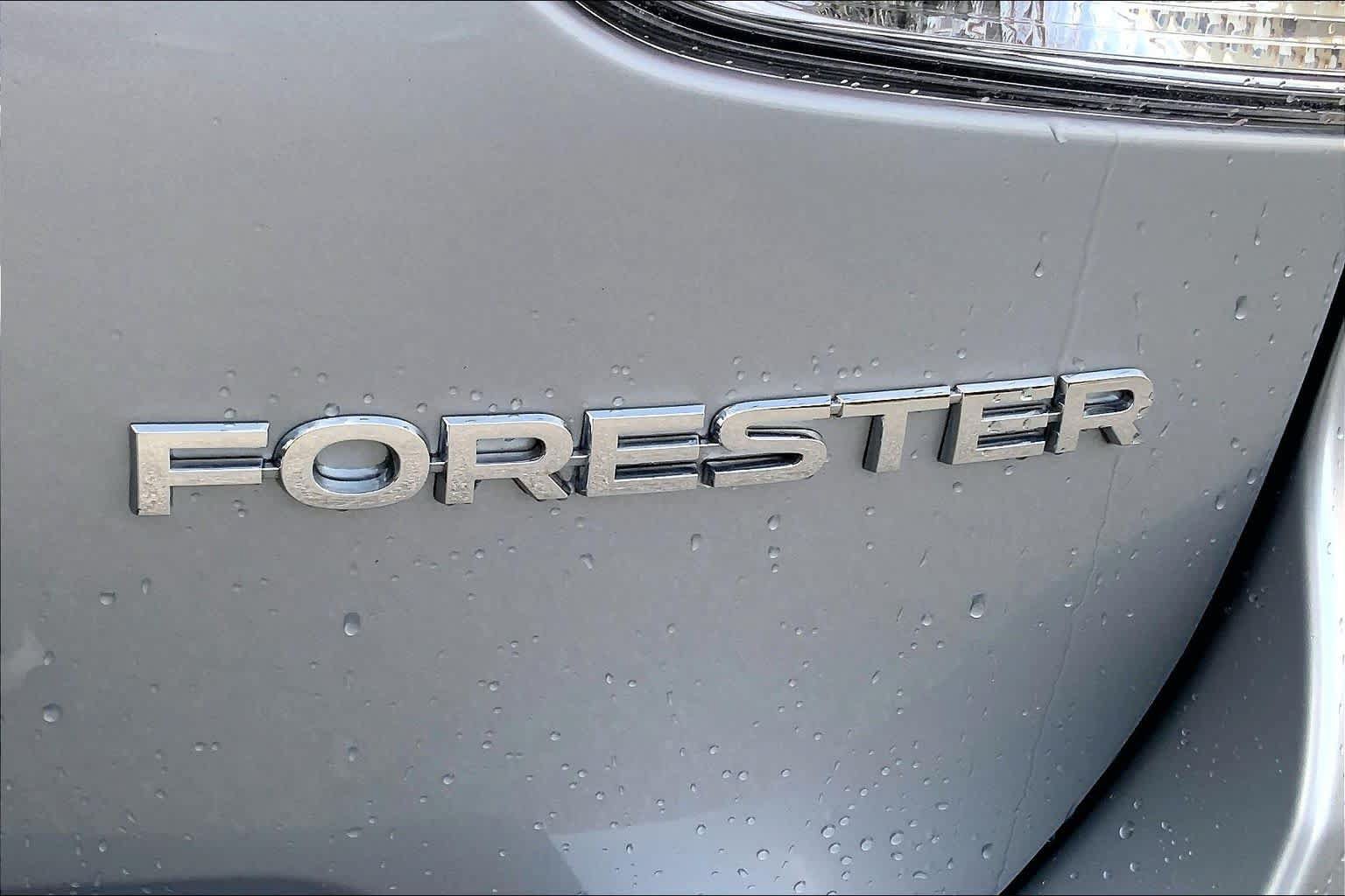 Used 2020 Subaru Forester Premium AWD/4WD image 10