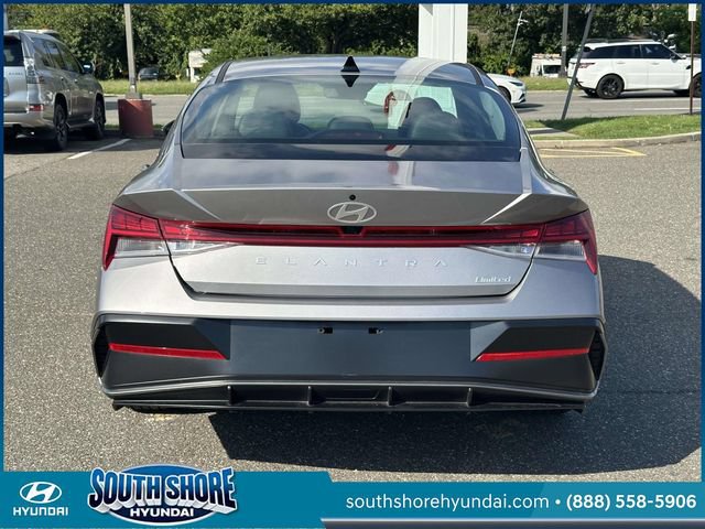 Certified 2025 Hyundai Elantra Limited w/ Cargo Package FWD image 7