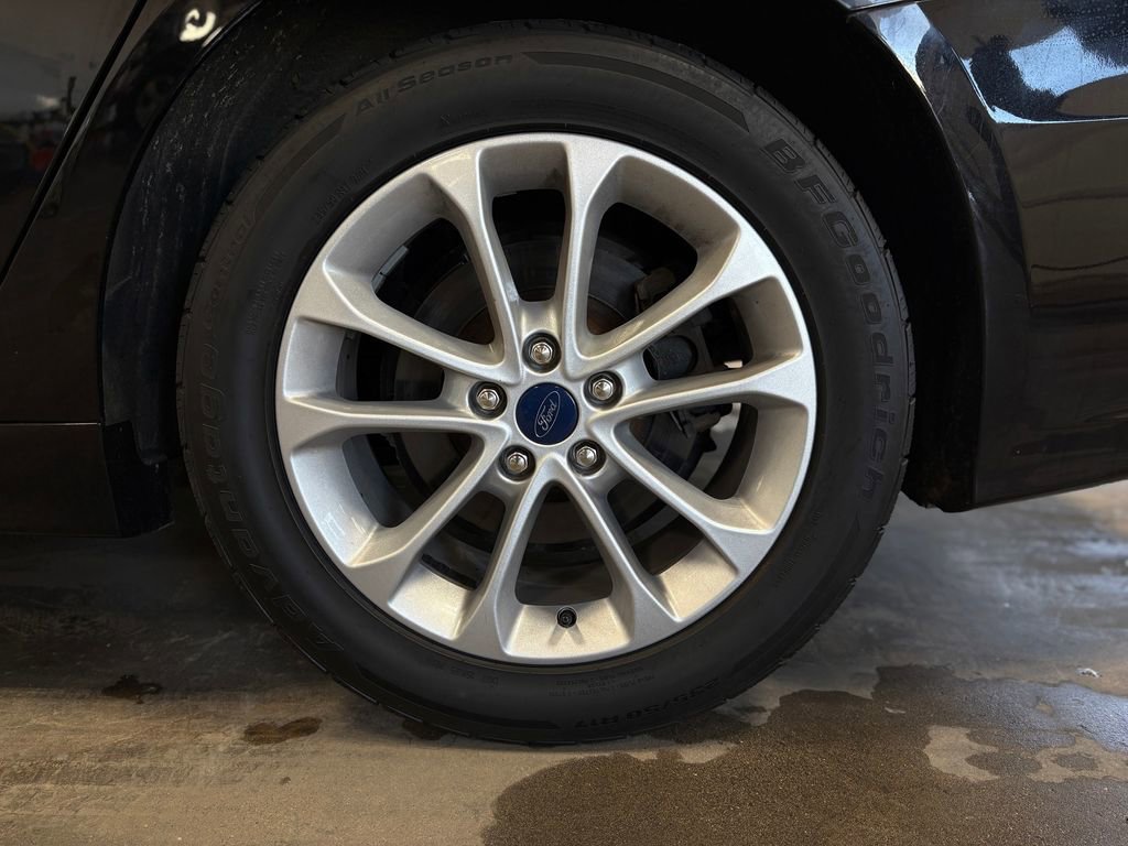 Used 2020 Ford Fusion SE image 30