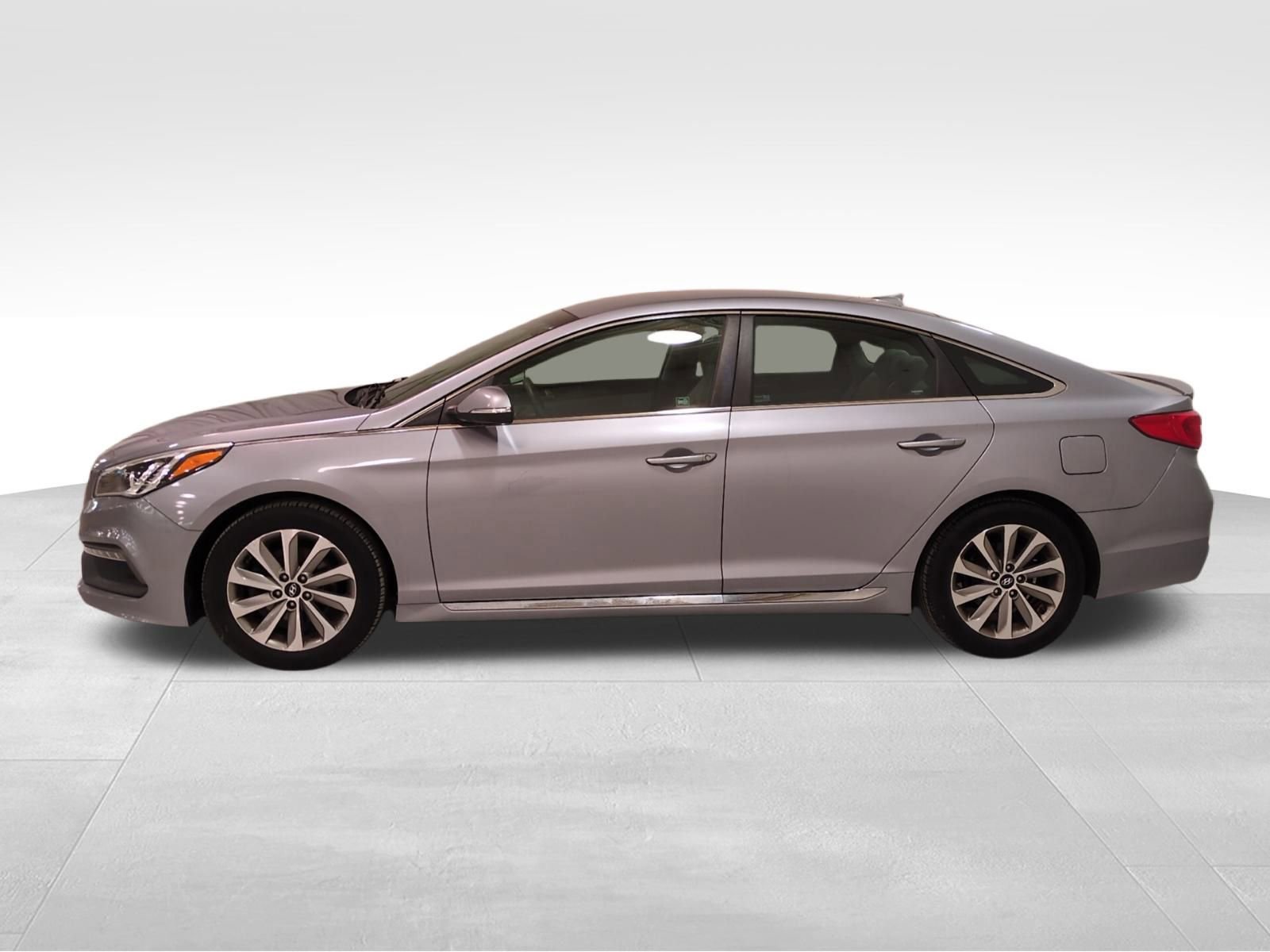 Used 2017 Hyundai Sonata Sport w/ Cargo Package image 7