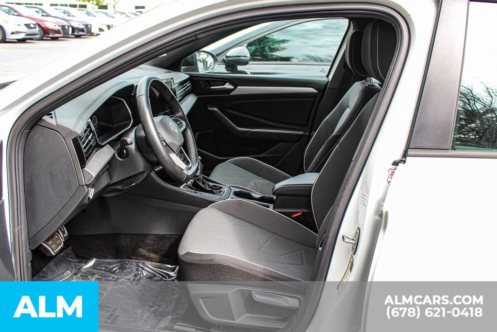 Used 2025 Volkswagen Jetta Sport FWD image 17