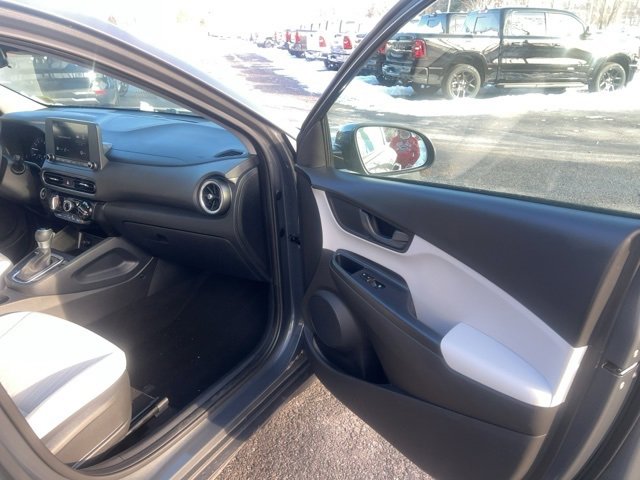 Used 2023 Hyundai Kona SEL w/ Cargo Package image 6