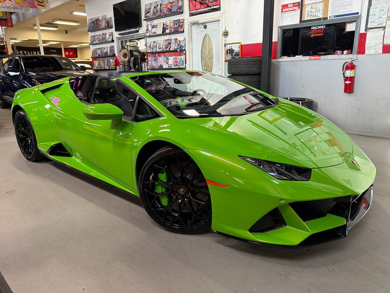 Used 2024 Lamborghini Huracan EVO AWD/4WD image 1