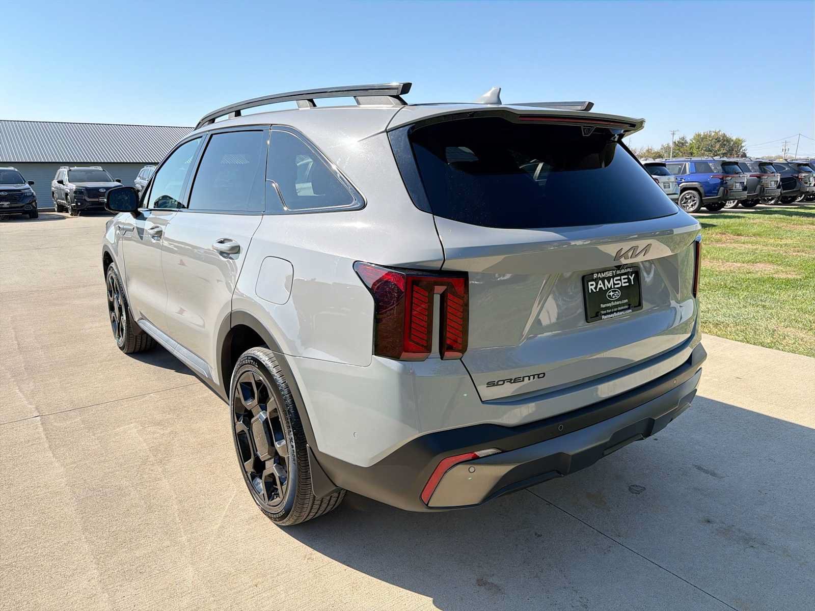 Used 2025 Kia Sorento SX Prestige AWD/4WD image 4