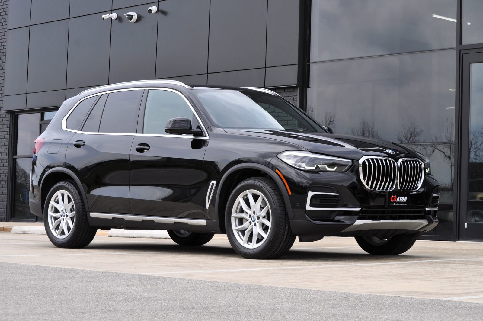 Used 2023 BMW X5 xDrive40i w/ Parking Assistance Package AWD/4WD image 16