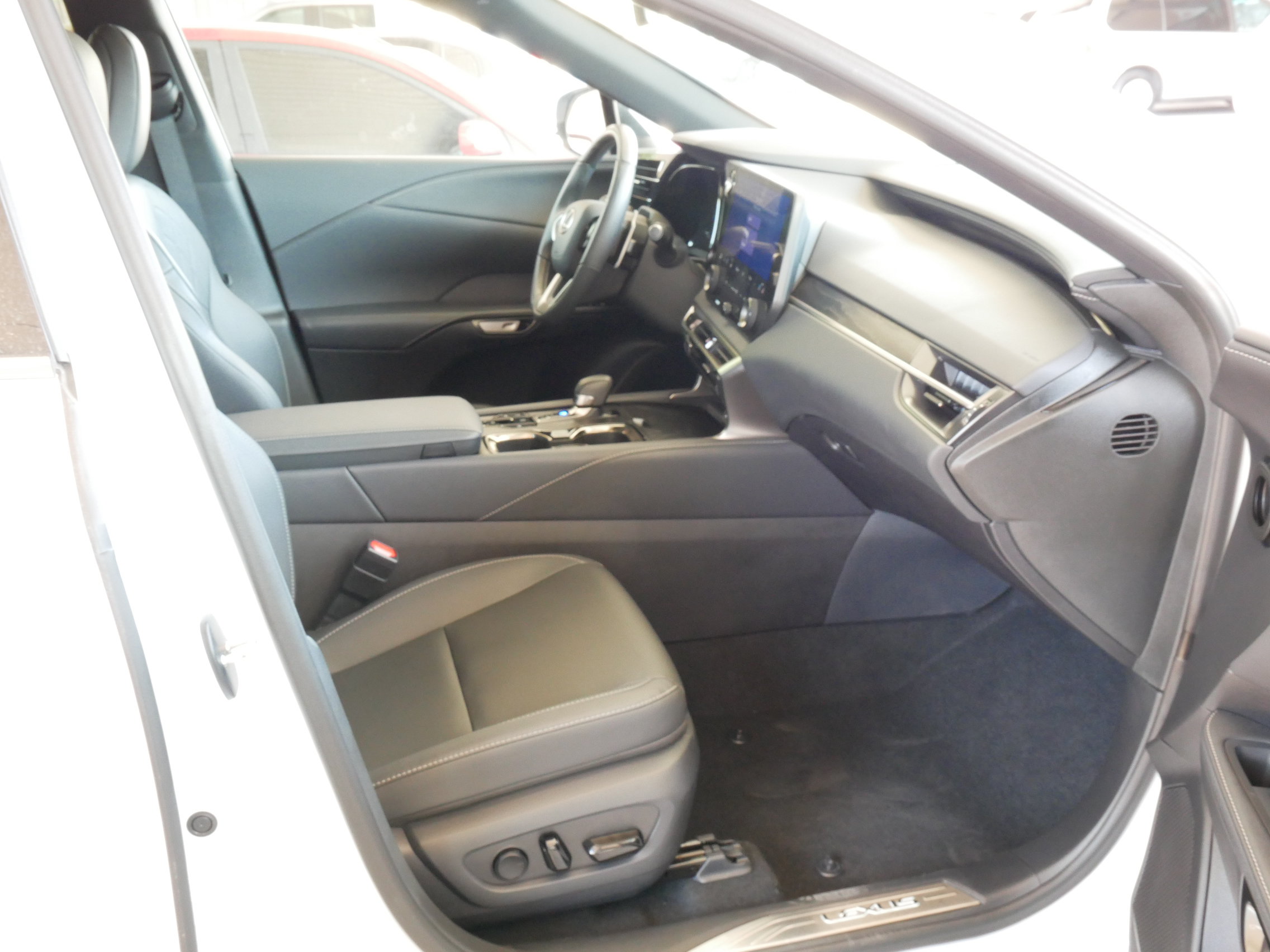 Used 2025 Lexus RX 350h AWD/4WD image 10