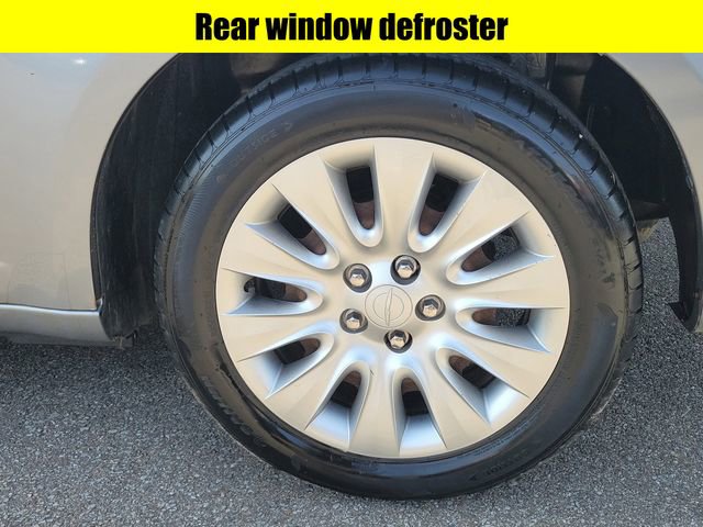 Used 2014 Chrysler 200 LX FWD image 7
