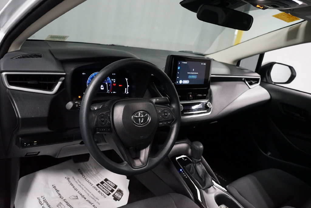 Used 2026 Toyota Corolla LE FWD image 11