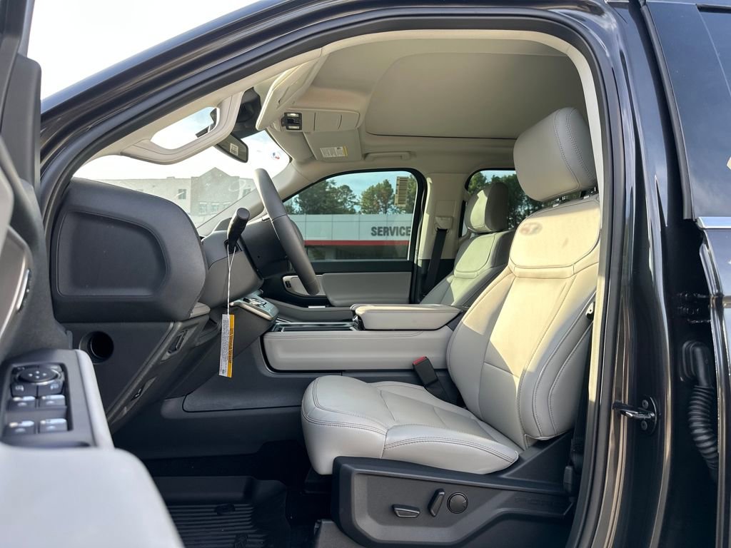 New 2025 Ford Expedition Max Active image 9