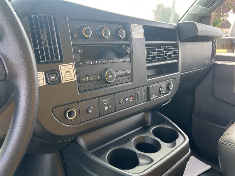 Used 2021 GMC Savana 3500 Extended w/ Power Convenience Package RWD image 17