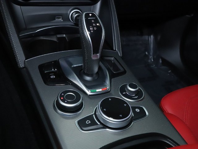 Used 2024 Alfa Romeo Stelvio Veloce image 27
