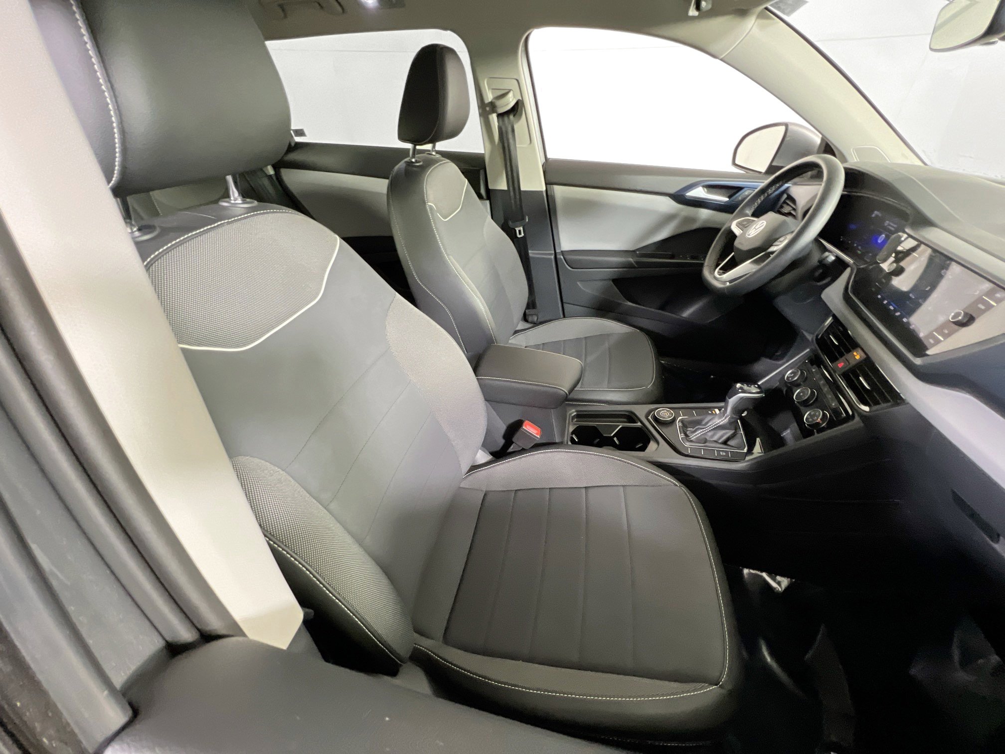 Used 2023 Volkswagen Taos SE AWD/4WD image 27