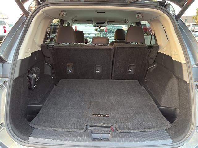 Used 2024 Nissan Rogue SV image 11